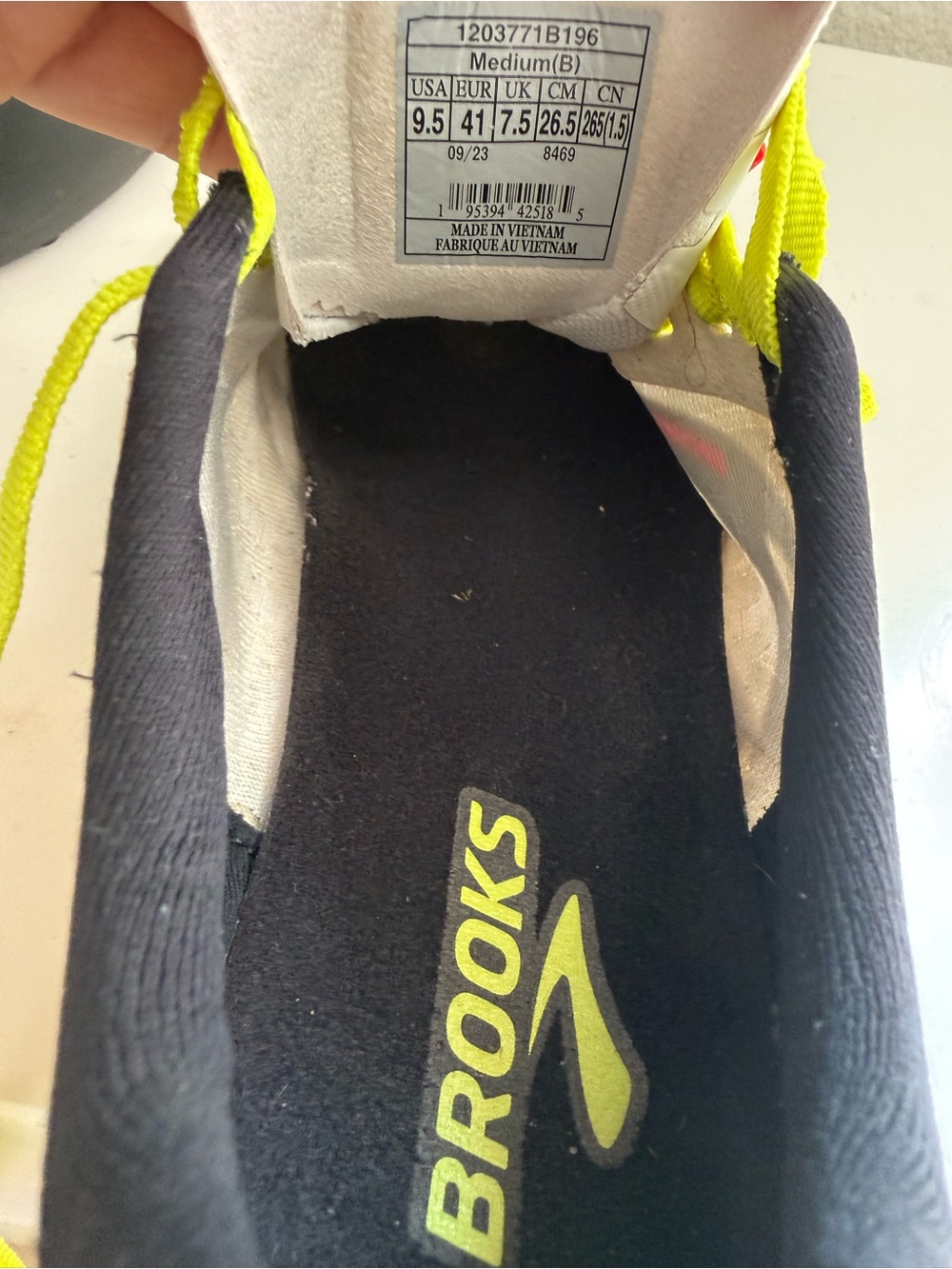 Brooks Hyperion Max Women size 9.5 Athletic Running  - White with Neon Yellow - Picture 7 of 9